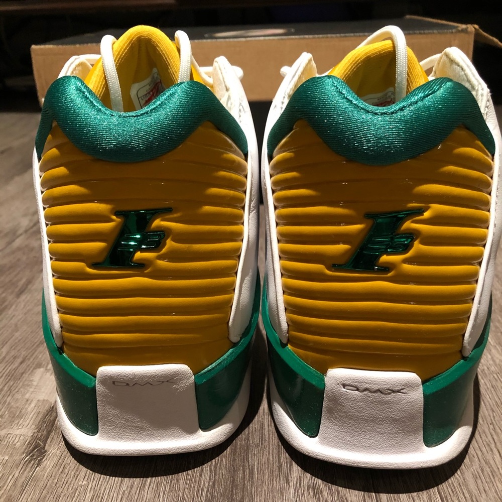 Allen Iverson Reebok Basketball Shoes - Picture 3 of 7